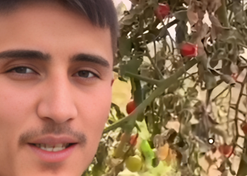 İçi kuruyan ama herkese gülümseyenler