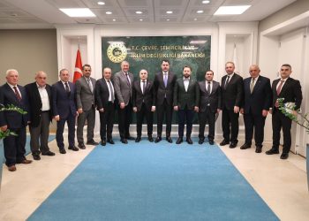 Çevre Bakanlığından Ardeşen’e Çöp Kamyonu