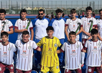 Ardeşen Belediyesi U16 Hokey Takımı ilk etabı tamamladı