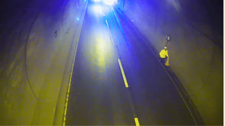 İyidere Tüneli’nde arıza yapan tıra polis ekiplerinden hızlı müdahale