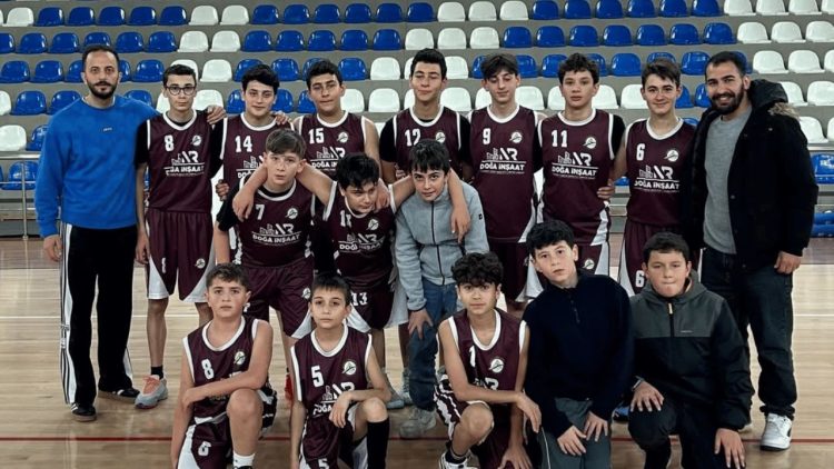 Ardeşen Belediyesi Spor Kulübü U14 Basketbol Takımı Rize ikincisi oldu