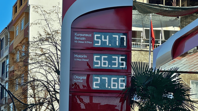 Ardeşen’de akaryakıt fiyatları