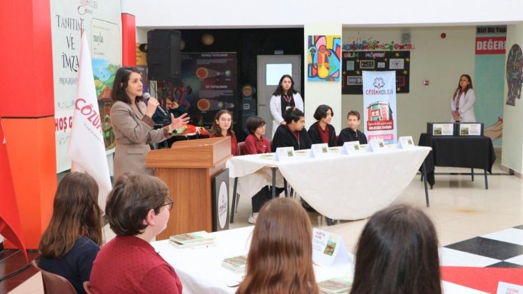 Hamidiye Çözüm Koleji’nden “Nayla” Kitabına Özel Tanıtım ve İmza Günü