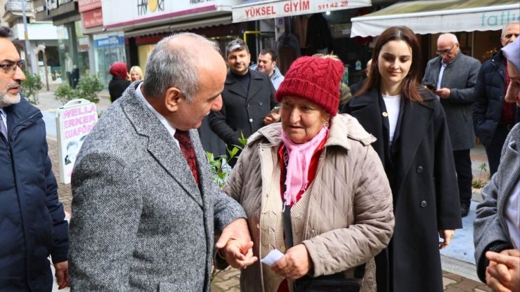 AK Parti Rize Milletvekili Harun Mertoğlu’ndan Fındıklı’da teşkilat ve esnaf ziyaretleri