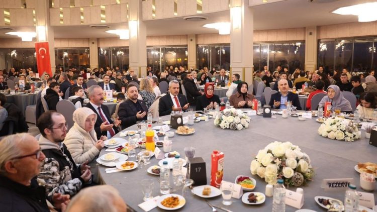 Rize Valiliği ev sahipliğinde şehit aileleri ve gazilerle iftar programı düzenlendi