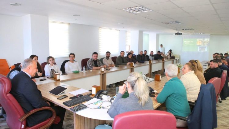 Ardeşen Belediyesi turizmin risk ve fırsatlarını sektör temsilcileriyle görüştü