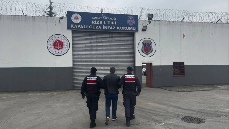 Rize’de Jandarmadan Aranan Şahıslara Yönelik Operasyon: 2 Gözaltı