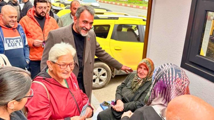 CHP Rize İl Teşkilatı, Özgür Özel’in katılacağı Rize mitingi öncesi il genelinde saha çalışması yaptı